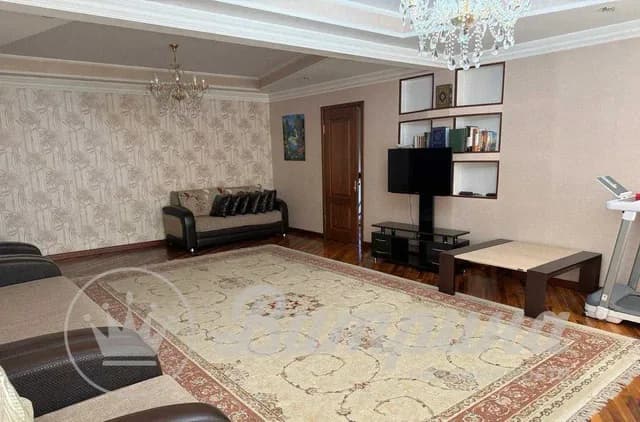 5-комнатная квартира Ойбек ул Нукус