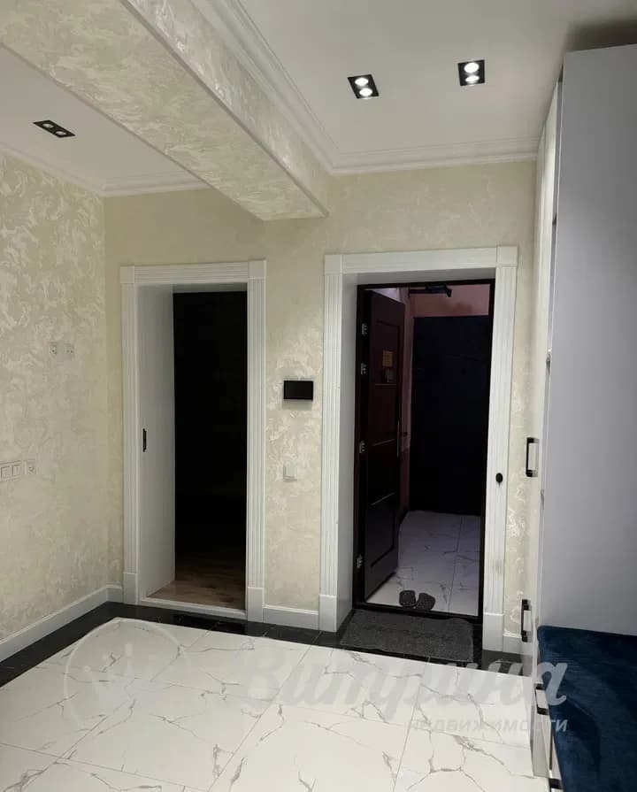 4-комнатная квартира в Максим Горкий — 1