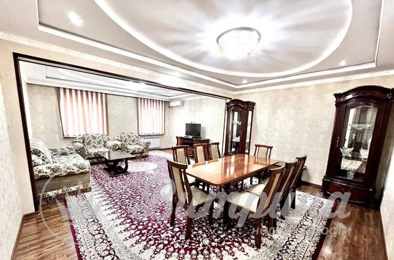 3-х комнатная квартира ул. Нукуская Гламур бутик — 1