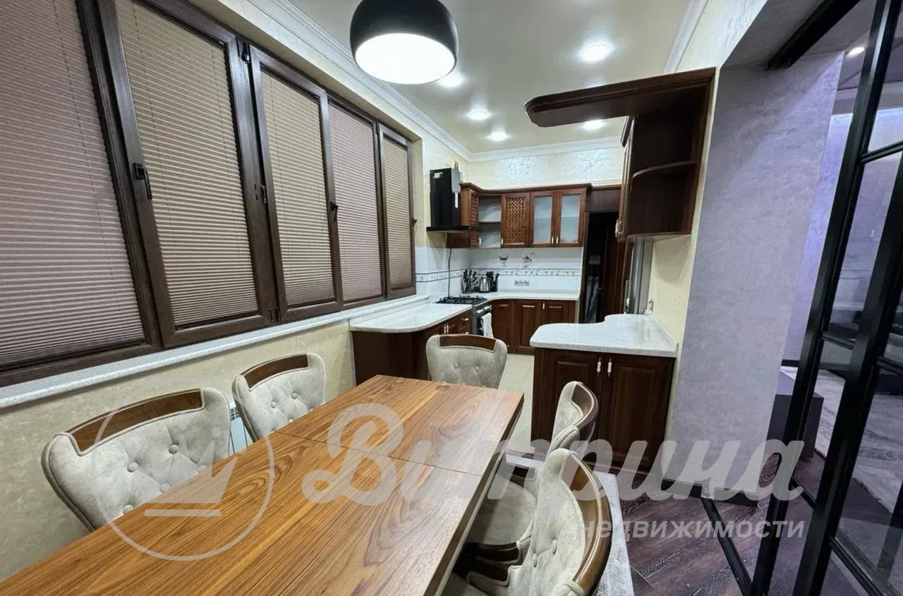 3 комнатная квартира. Гостиница Россия, Кунаева — 2