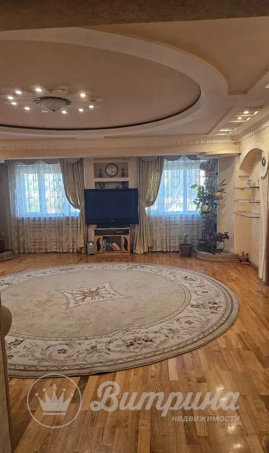 3-комнатная квартира Космонавтов 