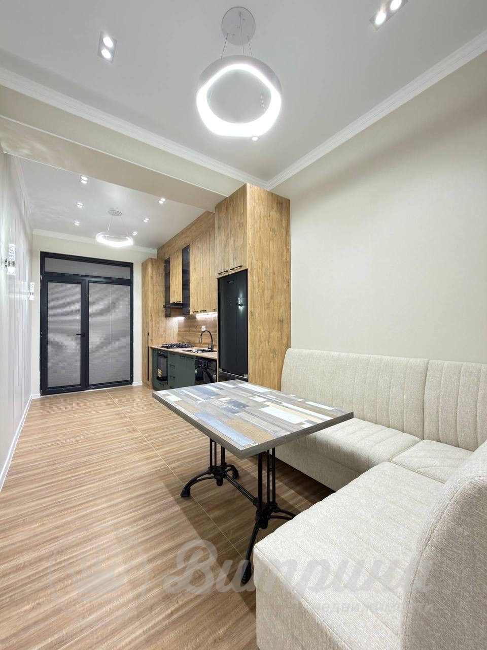4-комнатная квартира British House — 6