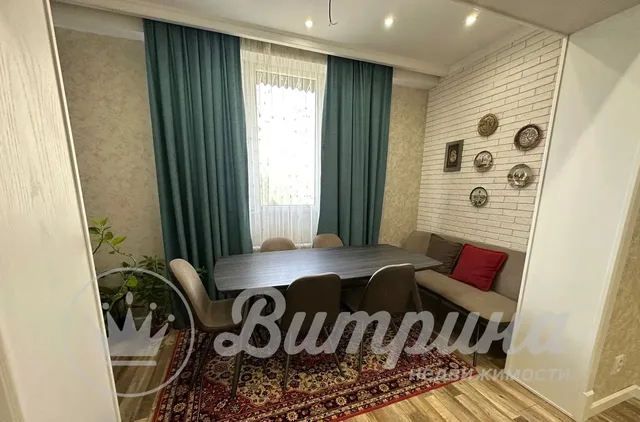 3- комнатная квартира Ойбек 
