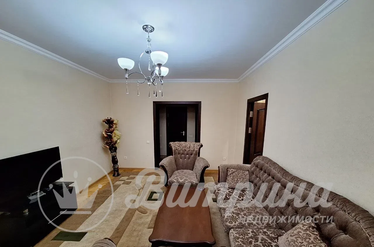 3- комнатная квартира Ойбек  — 3