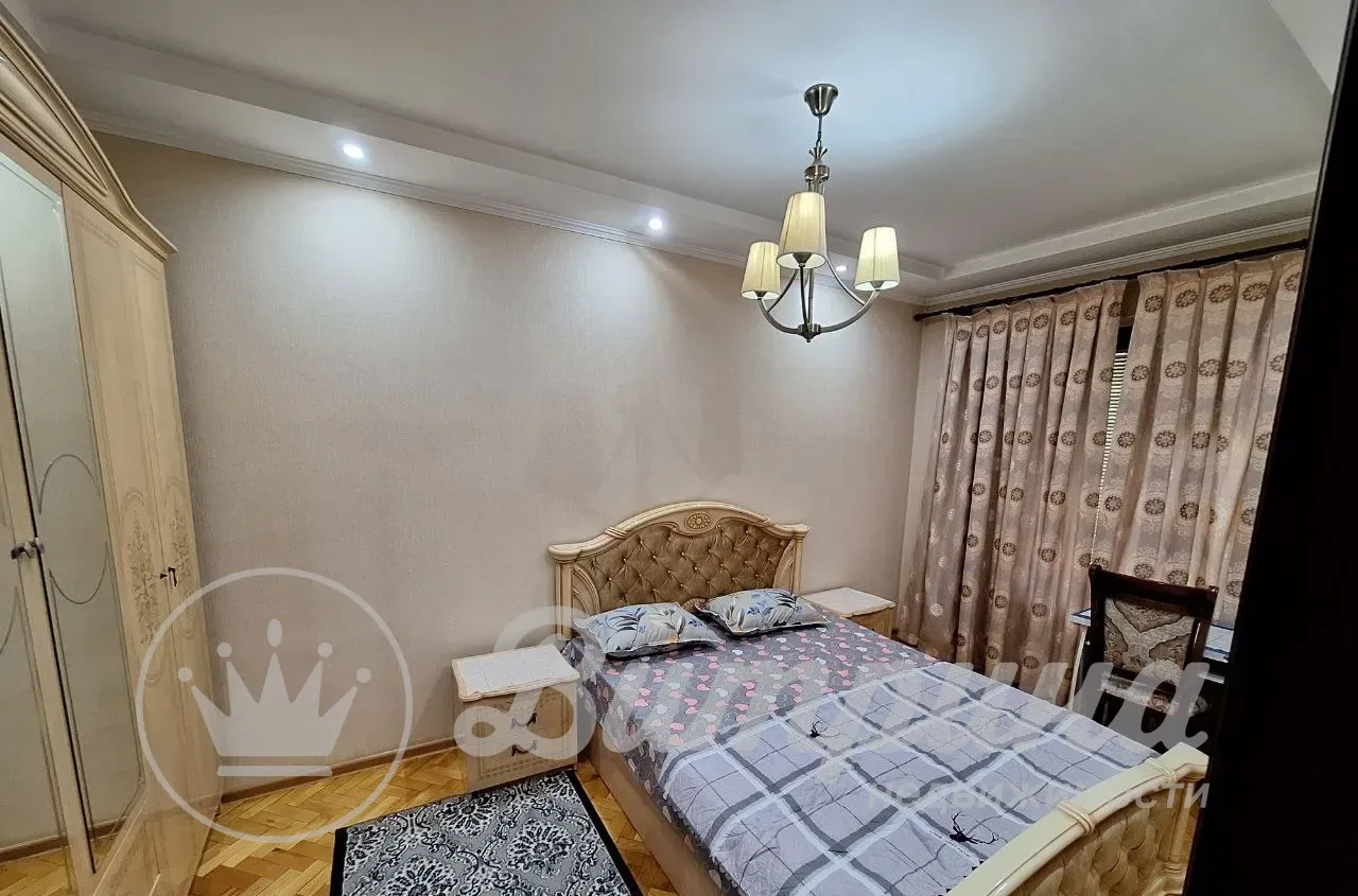 3- комнатная квартира Ойбек — 1